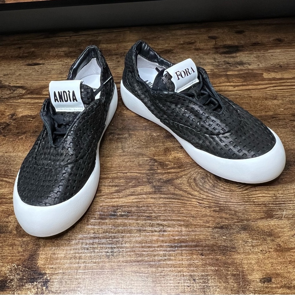 Andia Fora Black Italian Sneakers Cut Out Patterned Leather‎ NEW women's 38/7.5